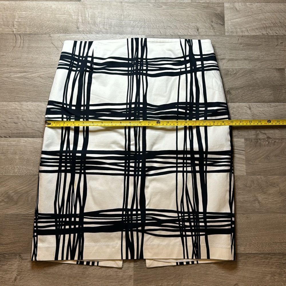 Express Design Studio High-Waist Skirt. Size 12. Lined skirt. - Picture 6 of 6